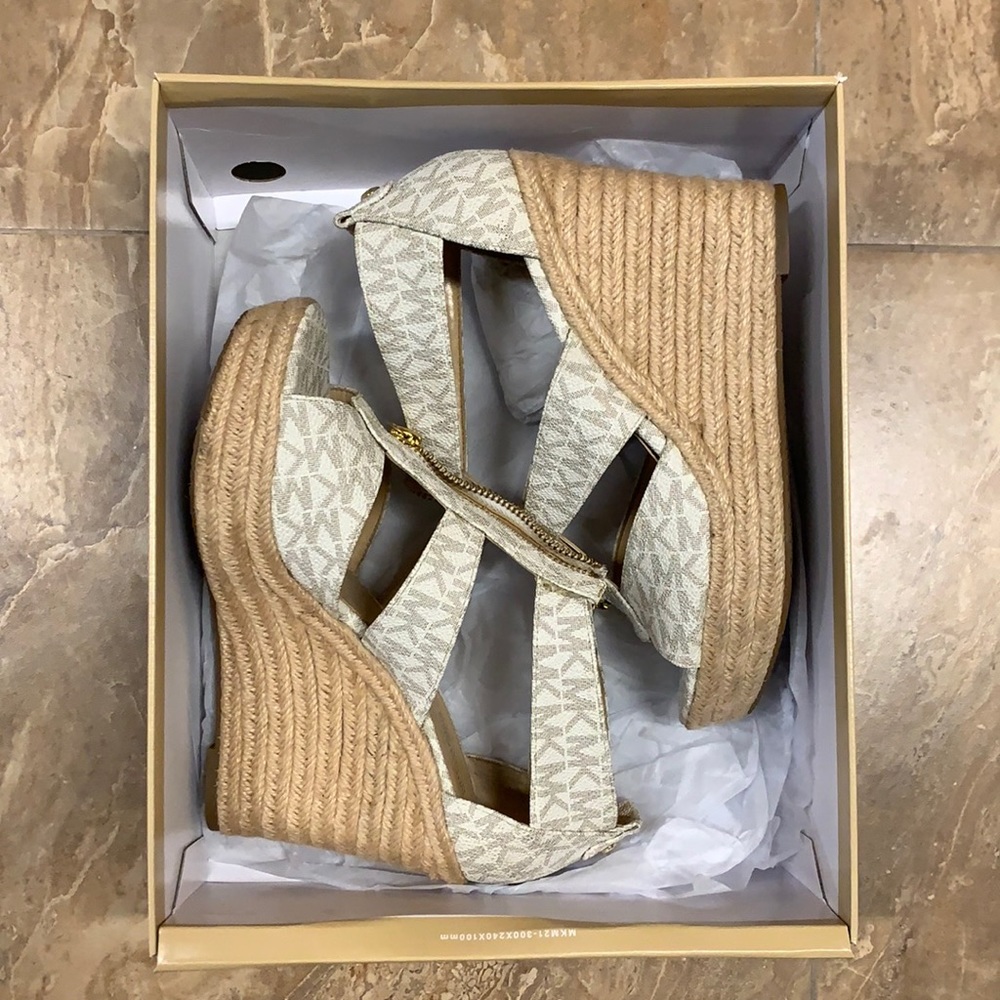Michael Kors. Size 7. Brand New with box.